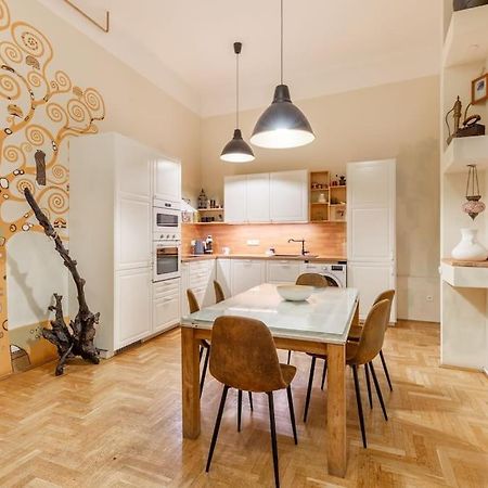 Bourgeois Boheme Apt. 88 M² City Center Boedapest Buitenkant foto