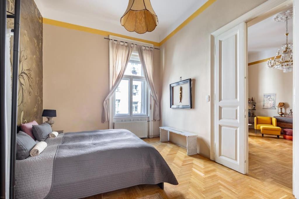 Bourgeois Boheme Apt. 88 M² City Center Boedapest Buitenkant foto
