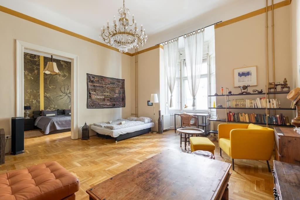 Bourgeois Boheme Apt. 88 M² City Center Boedapest Buitenkant foto
