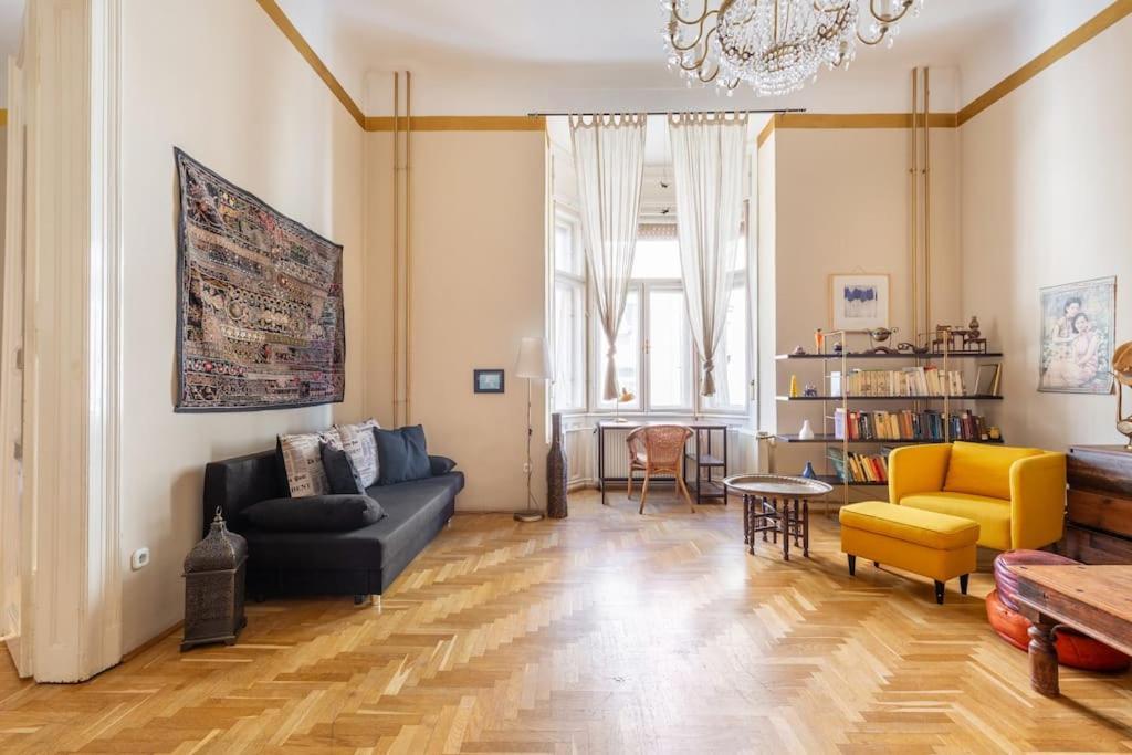 Bourgeois Boheme Apt. 88 M² City Center Boedapest Buitenkant foto
