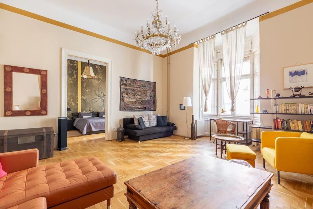 Bourgeois Boheme Apt. 88 M² City Center Boedapest Buitenkant foto