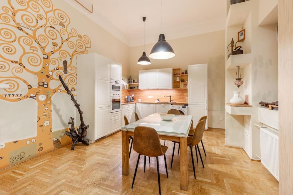 Bourgeois Boheme Apt. 88 M² City Center Boedapest Buitenkant foto