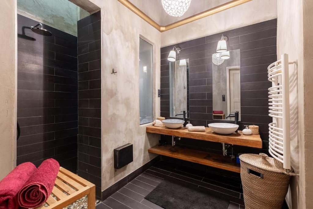 Bourgeois Boheme Apt. 88 M² City Center Boedapest Buitenkant foto
