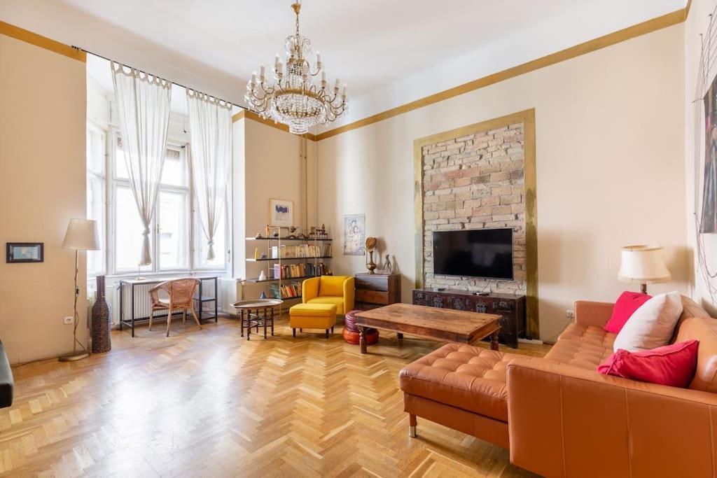 Bourgeois Boheme Apt. 88 M² City Center Boedapest Buitenkant foto