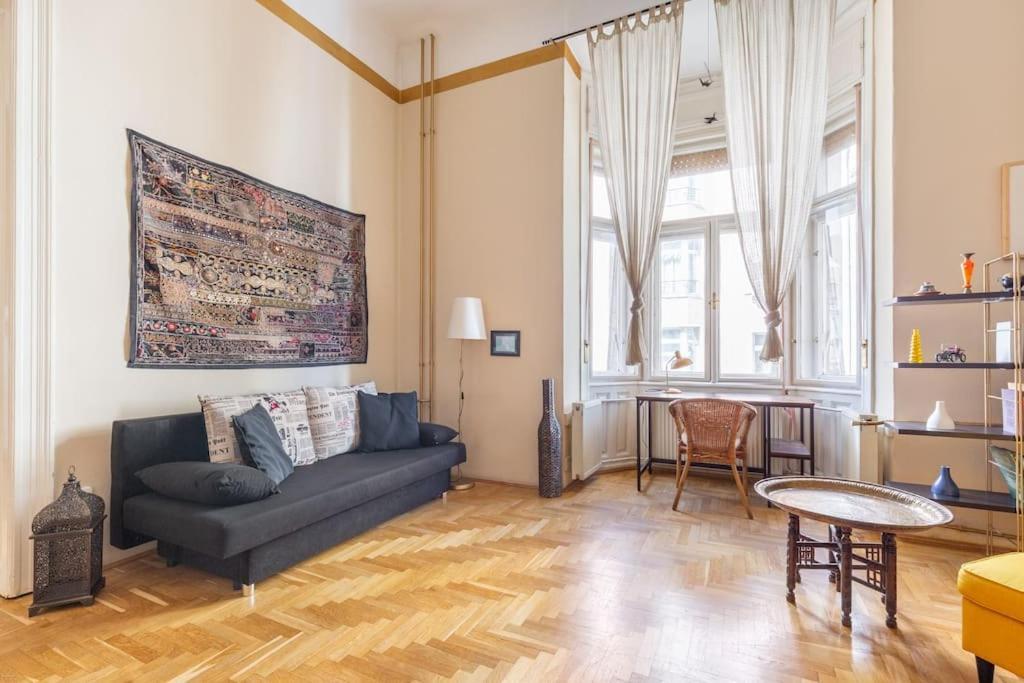 Bourgeois Boheme Apt. 88 M² City Center Boedapest Buitenkant foto