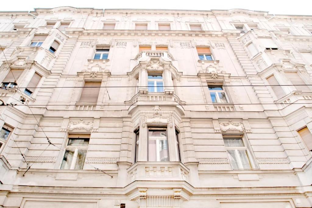 Bourgeois Boheme Apt. 88 M² City Center Boedapest Buitenkant foto